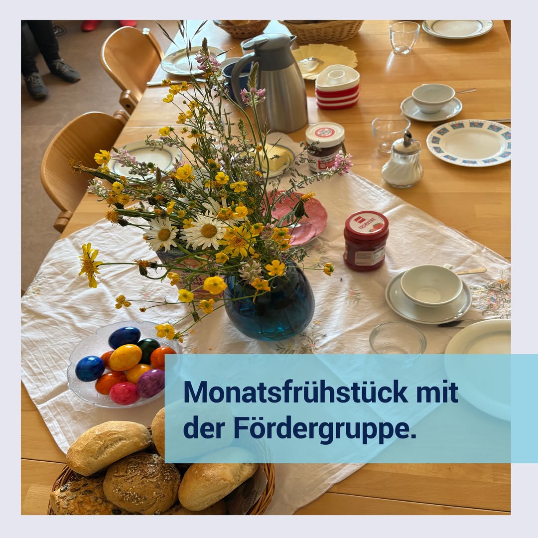 Einmal im Monat verwandelt sich unser Gemeinschaftsraum in einen Ort voller&hellip;