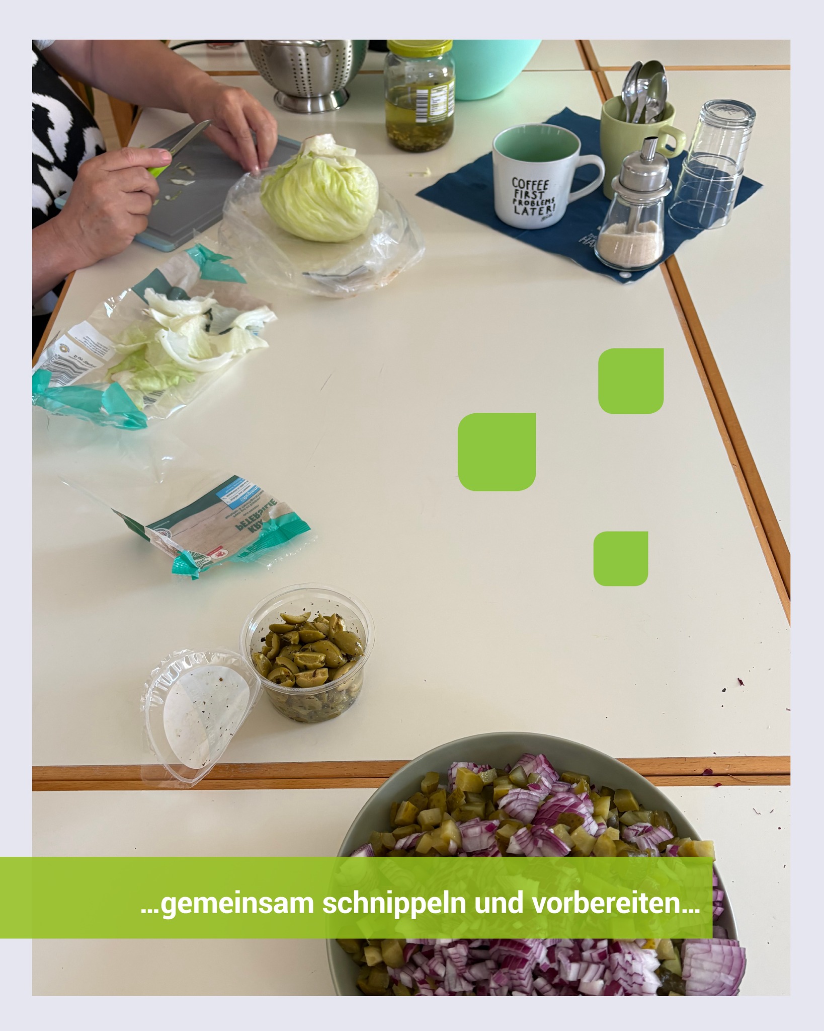 Zwiebeln schneiden , Gemüse   schnippeln, gemeinsam überlegen, was noch fehlt…&hellip;